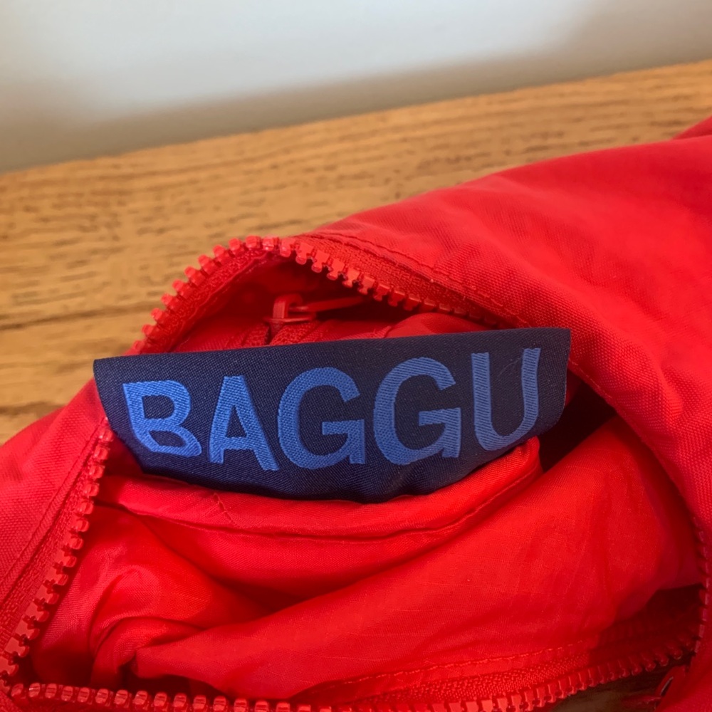 Baggu Mini Nylon Shoulder Bag Candy Apple Red Slouchy Hobo Travel Buckle - Picture 12 of 16